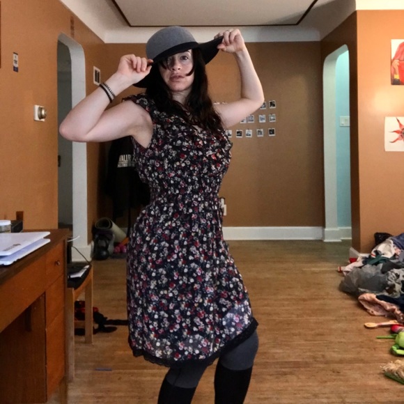 SUZY SHIER ruffled flowered boho dress - Picture 6 of 9